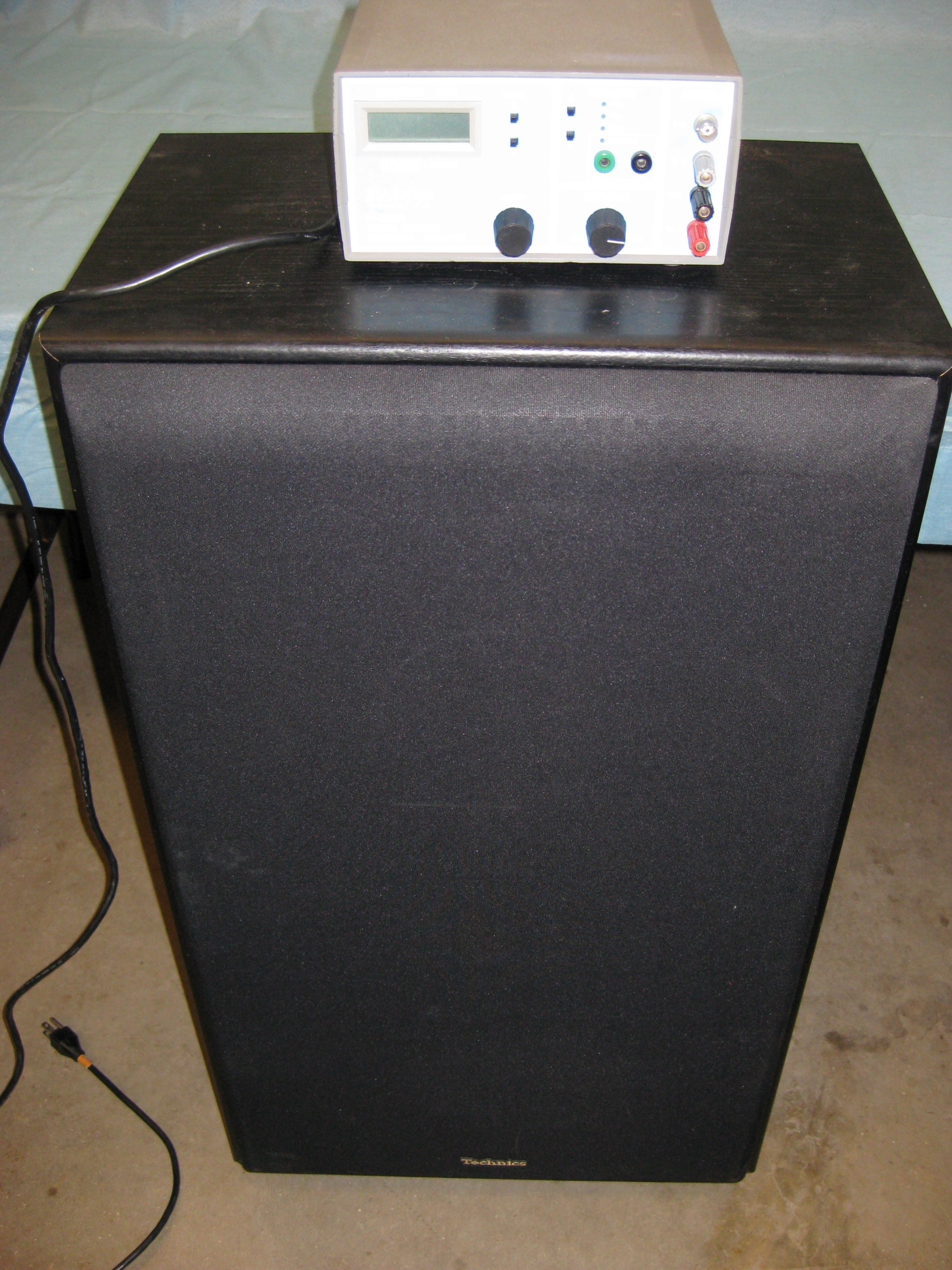 Frequency generator - amplifier - loudspeaker. 2